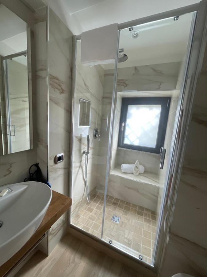 Le Chic Rooms Νάπολη Εξωτερικό φωτογραφία